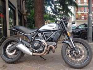 DUCATI SCRAMBLER 800 STREET CLASSIC